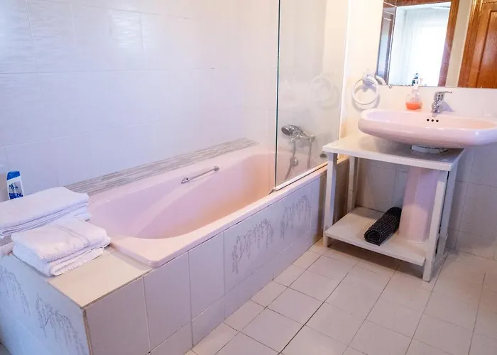 Yedrada Guest house La Adrada